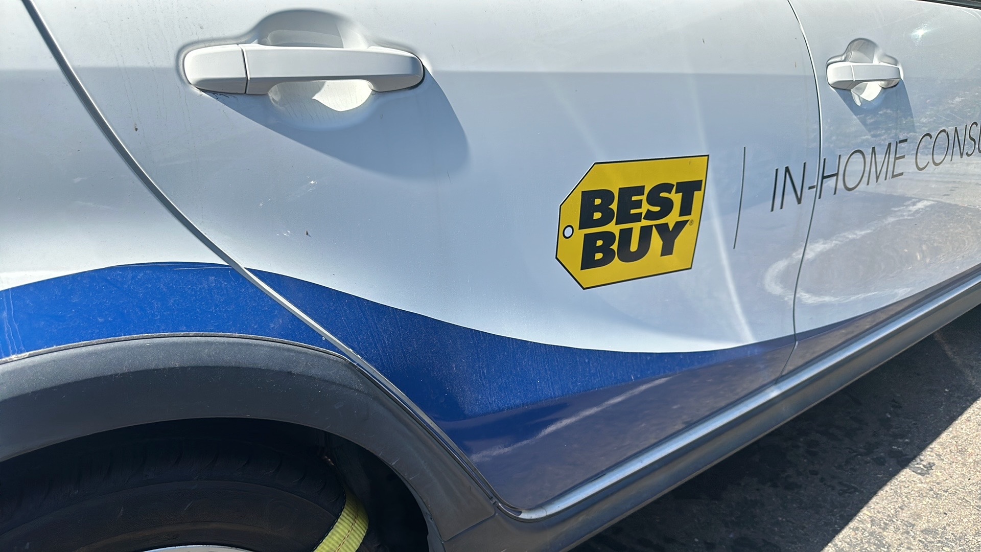 Towing San Diego provides fleet vehicle towing service for Best Buy!